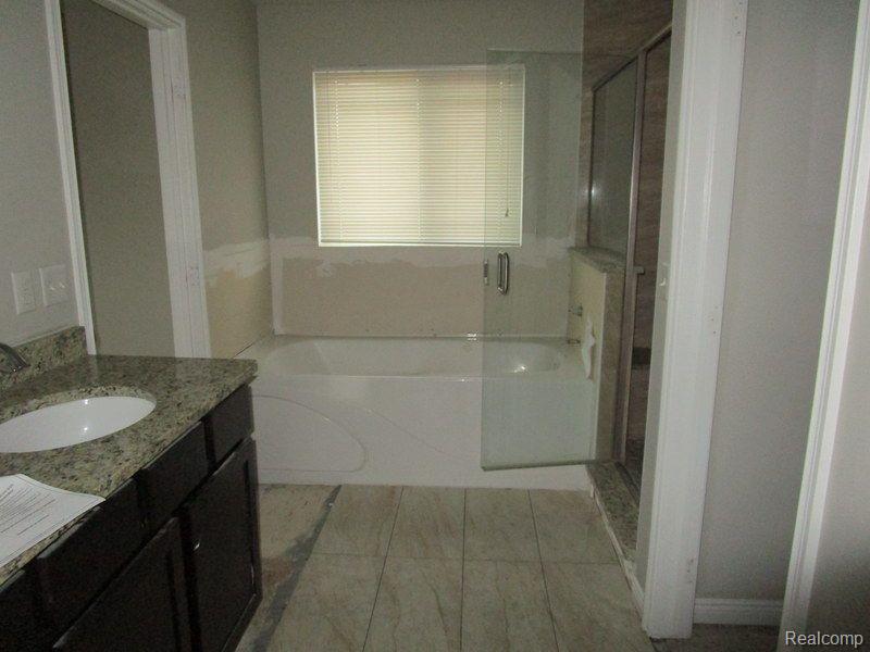 20902 Oak Ridge Drive Clinton Township, MI 48036 - Photo 18 of 21