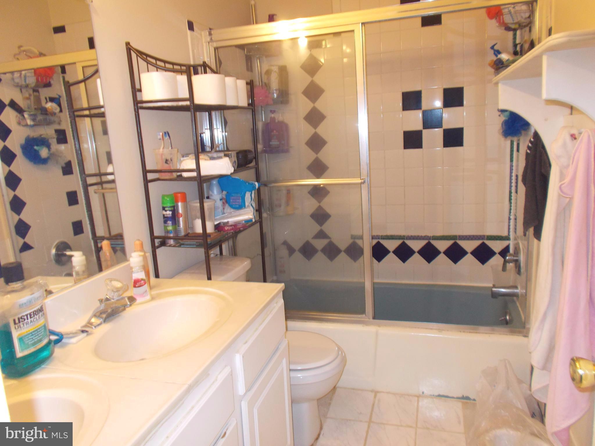 9336 Taney Road Manassas, VA 20110 - Photo 15 of 16 Bath