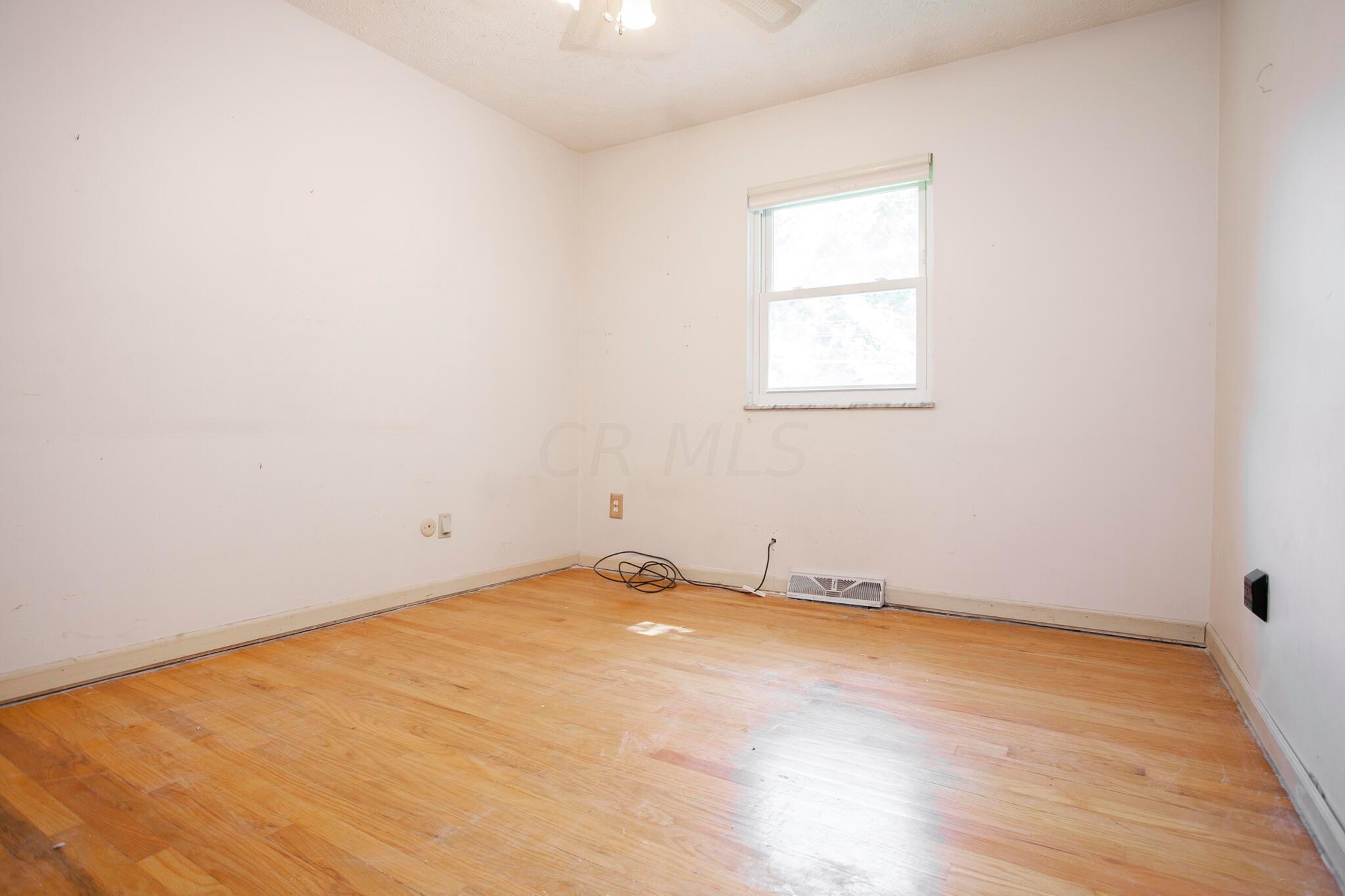 6388 Dalewood Road Columbus, OH 43229 - Photo 14 of 22 Bed 2