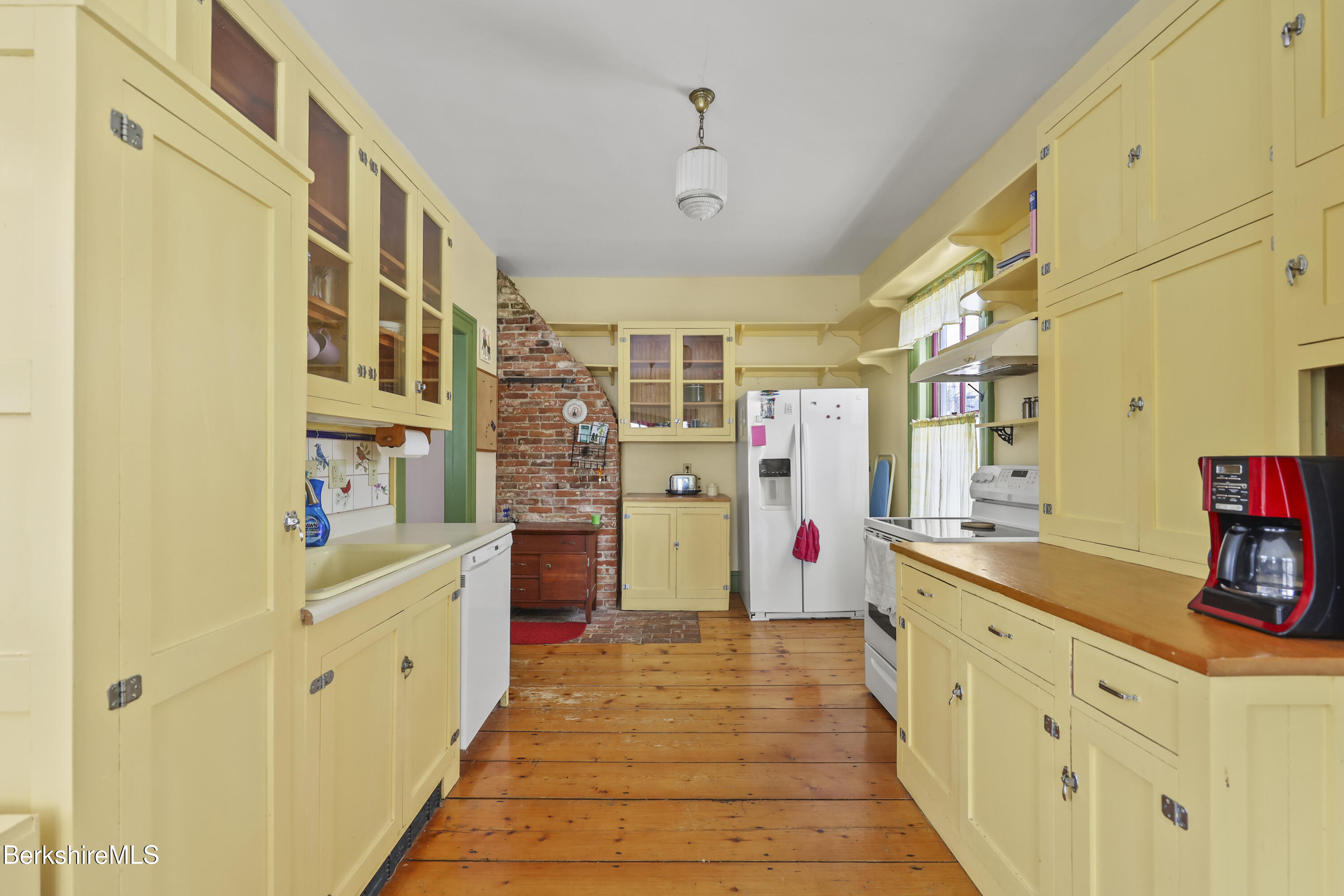 1 East Road Adams, MA 01220 - Photo 19 of 55 75 Kitchen