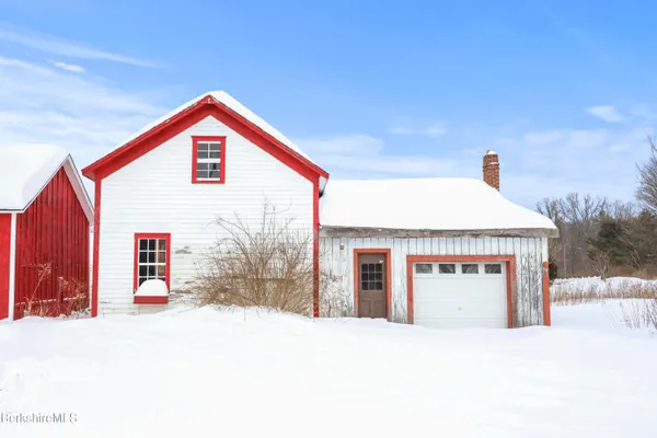 $425,000 | 1 East Road, Adams, MA 01220