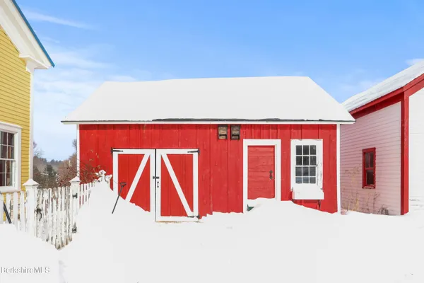 $425,000 | 1 East Road, Adams, MA 01220