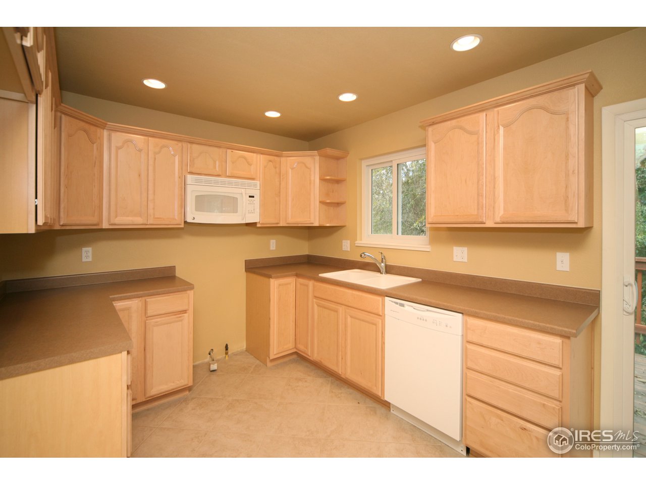 305 Briarwood Road Fort Collins, CO 80521 - Photo 5 of 17 Gallery Image 5