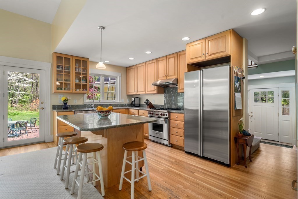 73 Sunset Road Weston, MA 02493 - Photo 8 of 25 Gallery Image 8