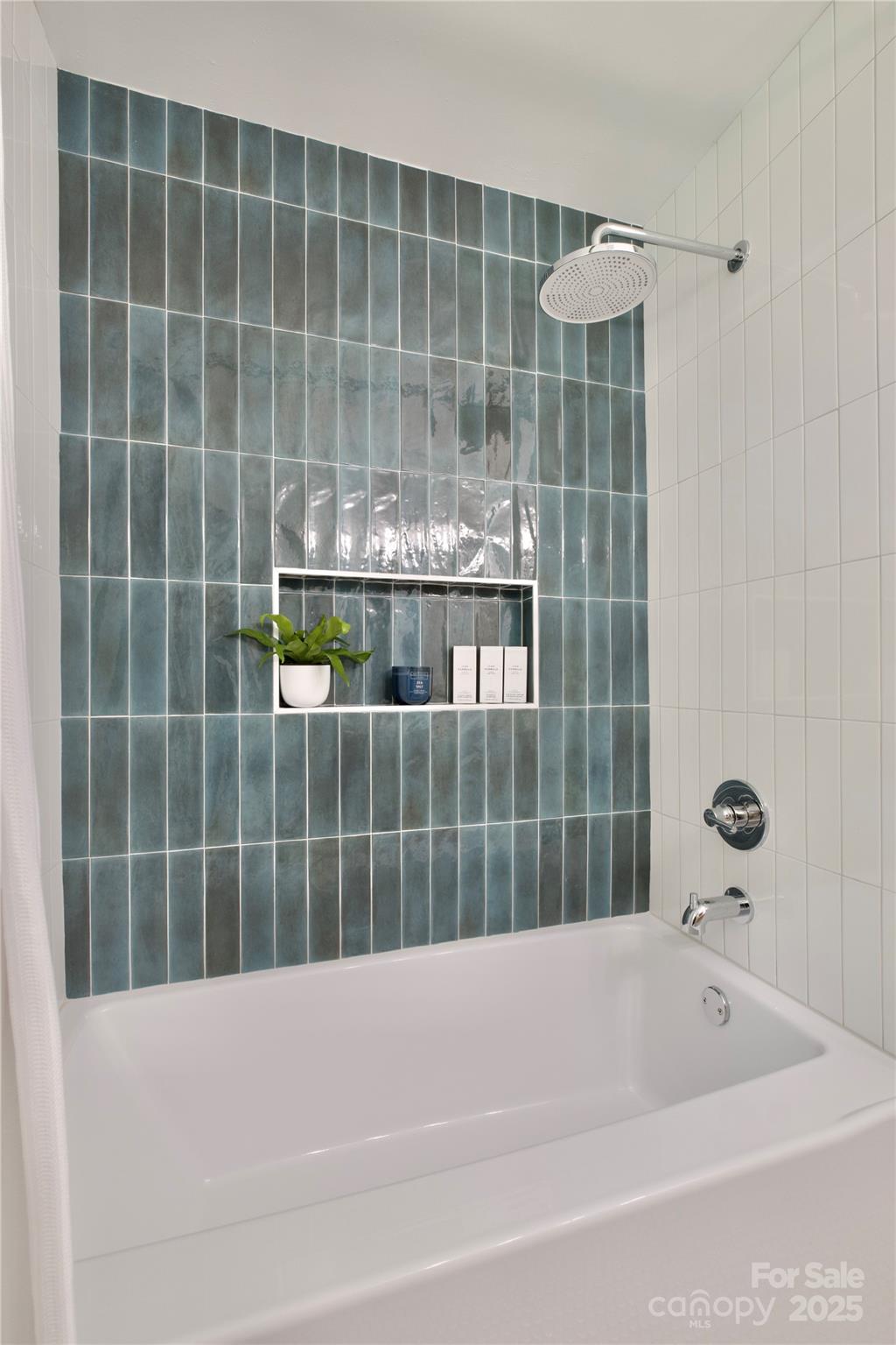 3549 Woodleaf Road Charlotte, NC 28205 - Photo 29 of 43 a bathroom with a bathtub and a shower