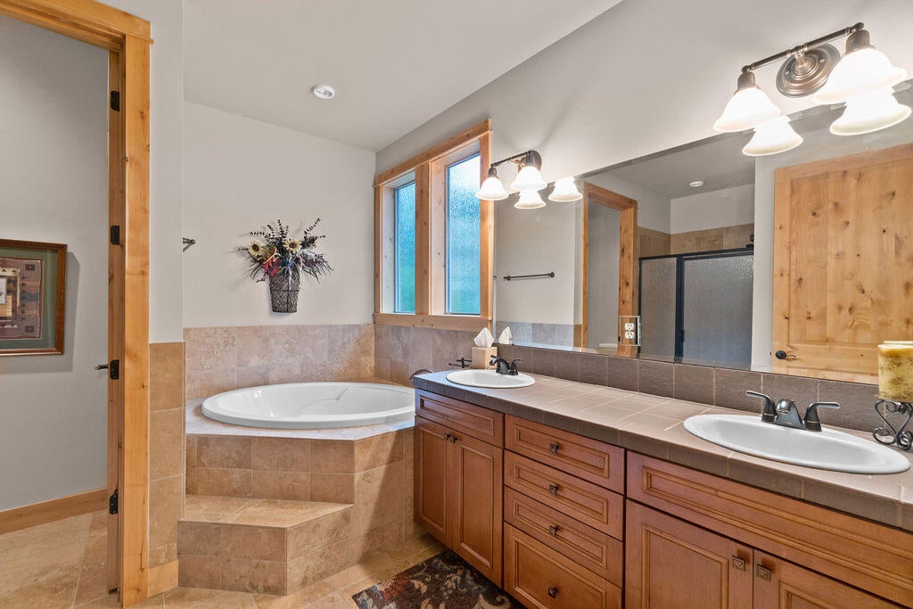 913 Southwest Vantage Point Way Bend, OR 97702 - Photo 22 of 59 DSC03302