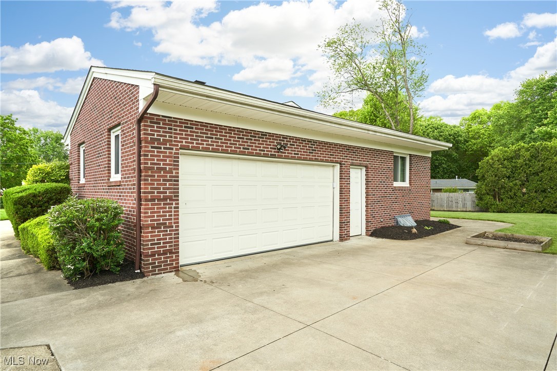 206 Benson Road Akron, OH 44333 - Photo 23 of 27 2 car garage with side load garage