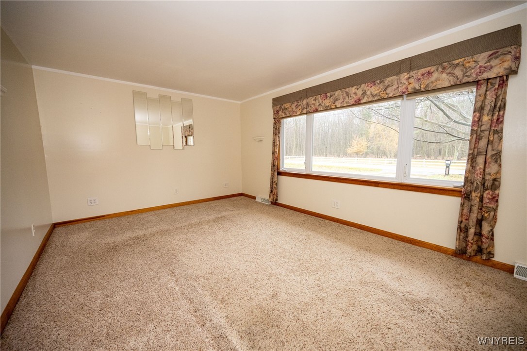 7212 Derby Road Evans, NY 14047 - Photo 21 of 43 Living Room