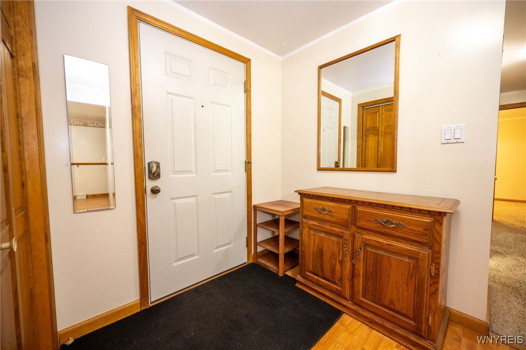 7212 Derby Road Evans, NY 14047 - Photo 10 of 43 Entryway