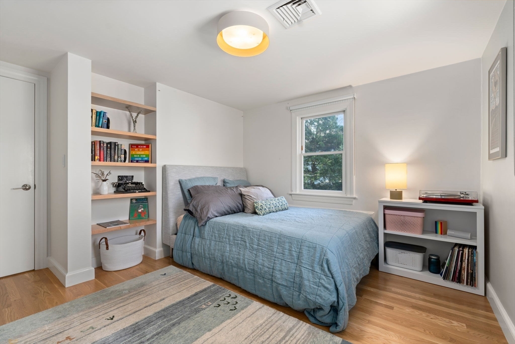 130 Bellingham Road Chestnut Hill, MA 02467 - Photo 17 of 31