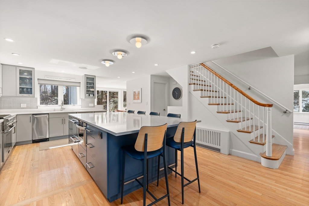 130 Bellingham Road Chestnut Hill, MA 02467 - Photo 4 of 31