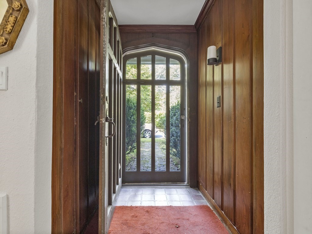 14 Birch Road Wellesley, MA 02482 - Photo 3 of 18
