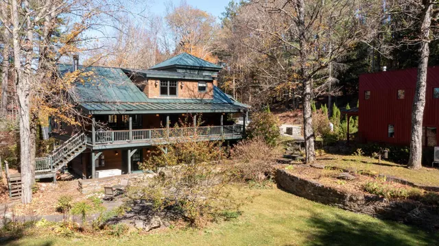 $1,470,000 | 224 Cobble Ridge Road, Londonderry, VT 05148