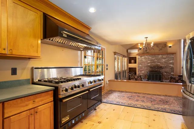 $1,470,000 | 224 Cobble Ridge Road, Londonderry, VT 05148