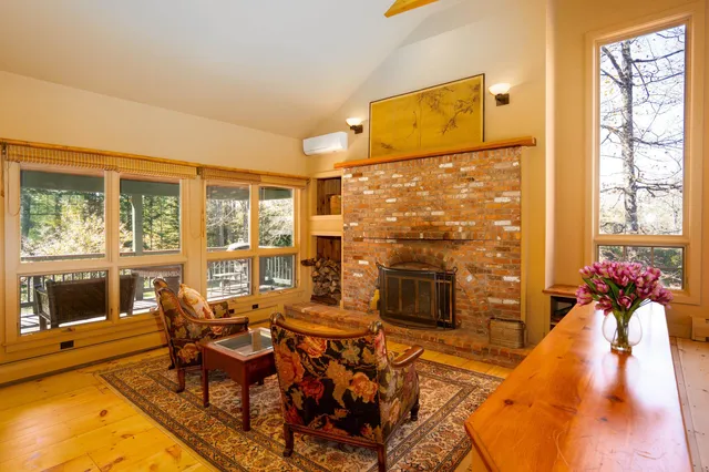 $1,470,000 | 224 Cobble Ridge Road, Londonderry, VT 05148