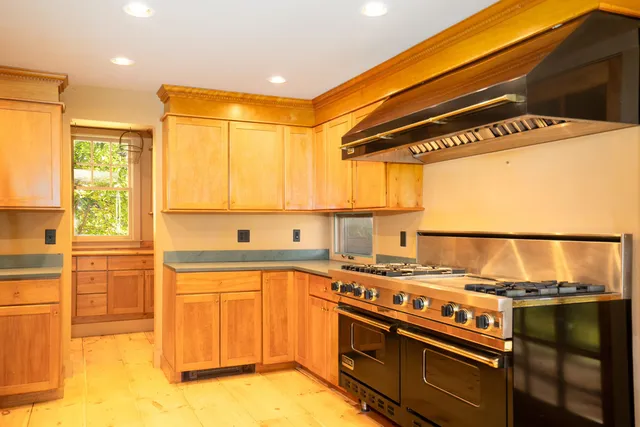 $1,470,000 | 224 Cobble Ridge Road, Londonderry, VT 05148