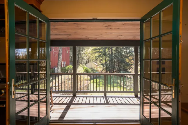 $1,470,000 | 224 Cobble Ridge Road, Londonderry, VT 05148