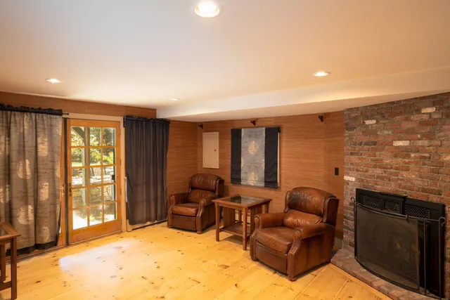 $1,470,000 | 224 Cobble Ridge Road, Londonderry, VT 05148