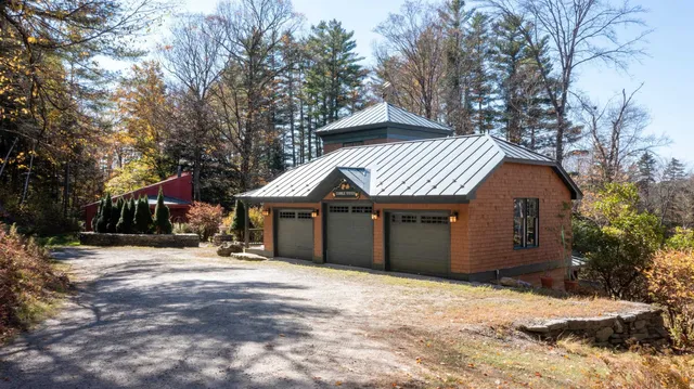 $1,470,000 | 224 Cobble Ridge Road, Londonderry, VT 05148