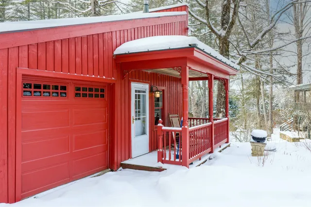 $1,470,000 | 224 Cobble Ridge Road, Londonderry, VT 05148