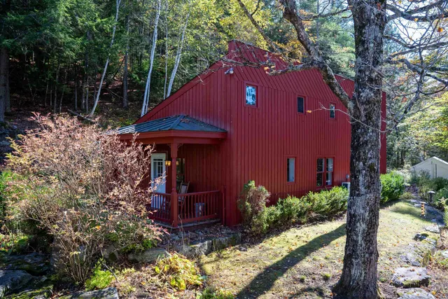 $1,470,000 | 224 Cobble Ridge Road, Londonderry, VT 05148