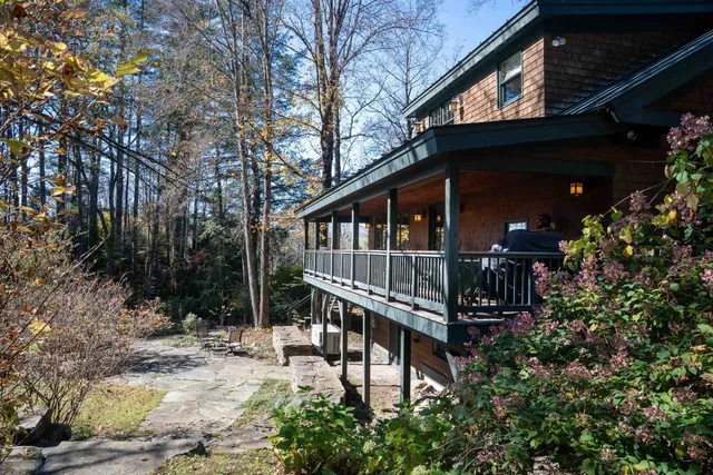 $1,470,000 | 224 Cobble Ridge Road, Londonderry, VT 05148