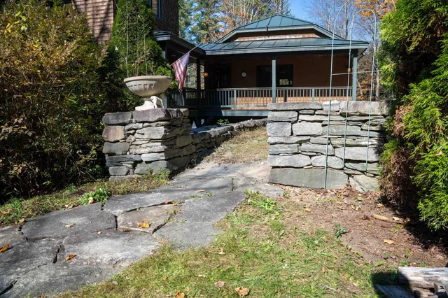 $1,470,000 | 224 Cobble Ridge Road, Londonderry, VT 05148