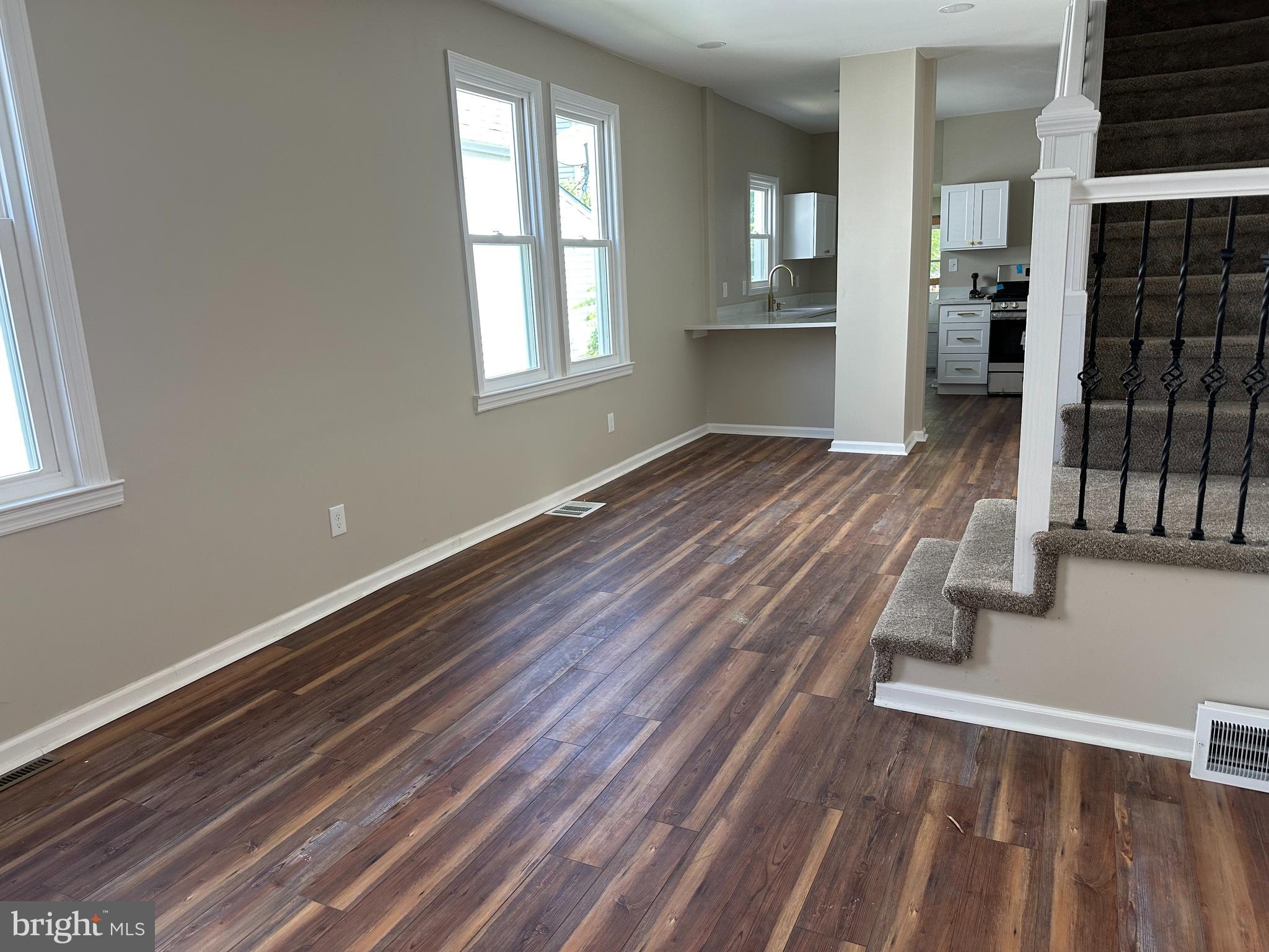 505 Delaware Avenue Riverside, NJ 08075 - Photo 4 of 16 Living Room