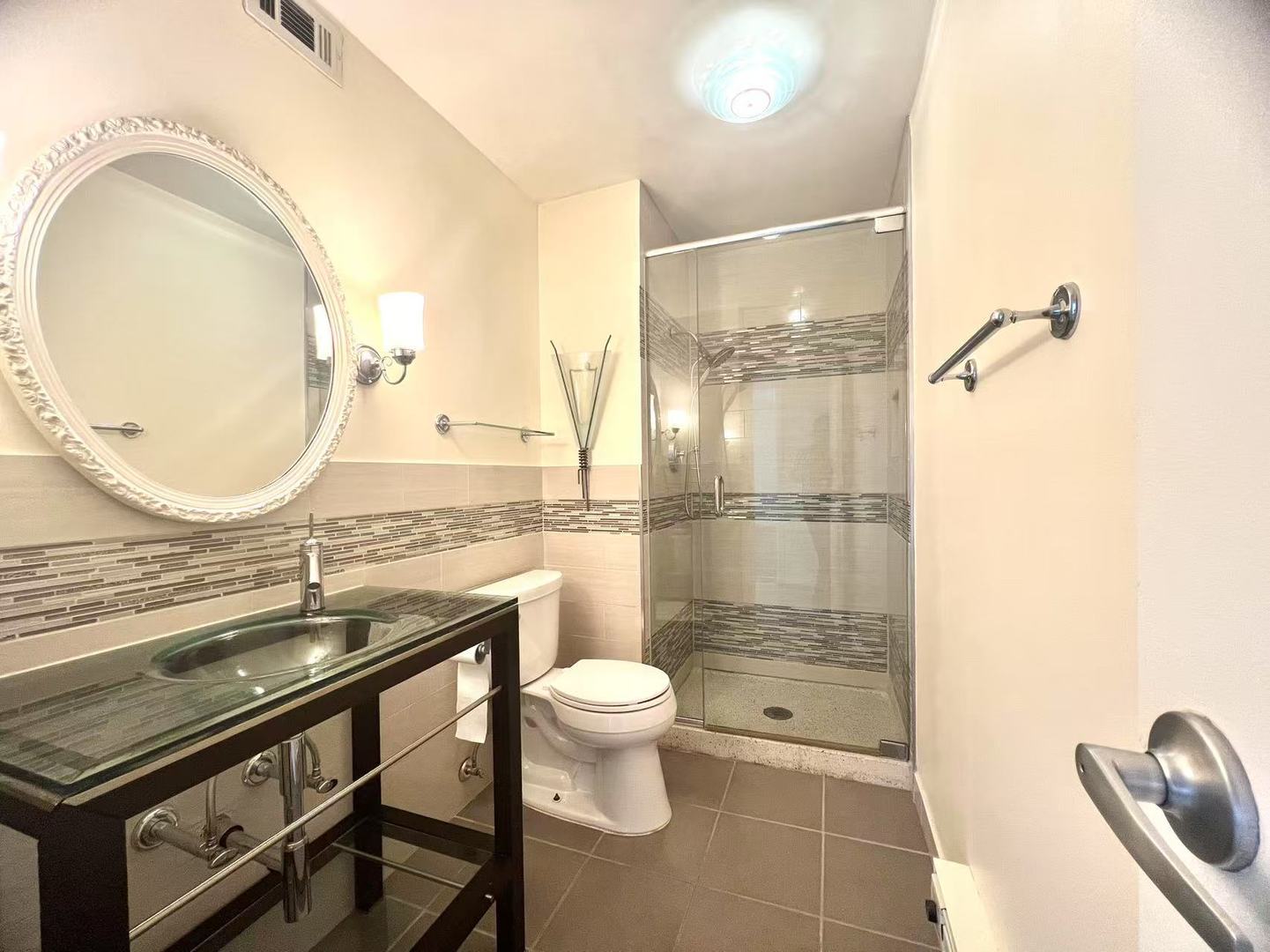 6033 North Sheridan Road, Unit 27C Chicago, IL 60660 - Photo 11 of 25