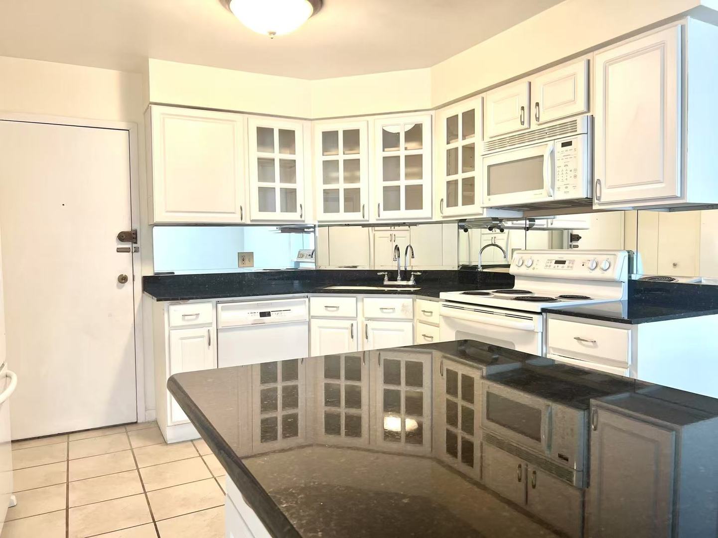 6033 North Sheridan Road, Unit 27C Chicago, IL 60660 - Photo 6 of 25