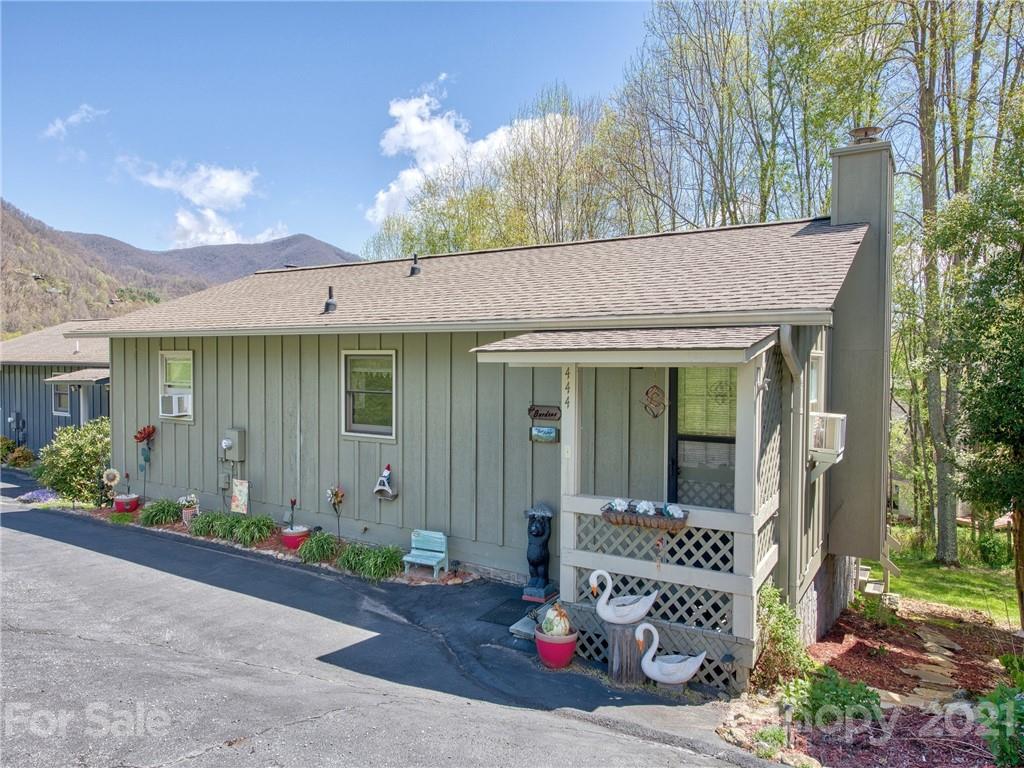 444 Stoney Ridge Loop Maggie Valley, NC 28751 - Photo 2 of 25 front view of a house