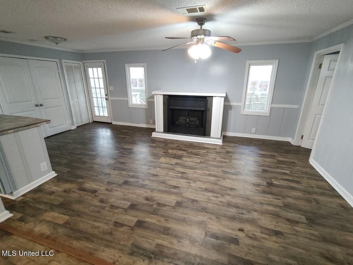 5112 Beardslee Street Moss Point, MS 39563 - Photo 4 of 12 IMG_20260128_071528802