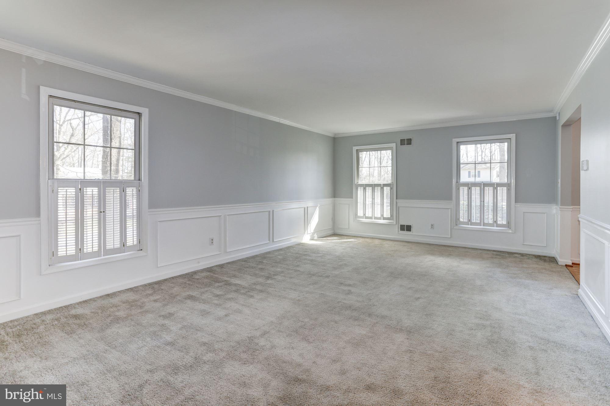 106 Chautaugua Road Arnold, MD 21012 - Photo 9 of 50 Living Room