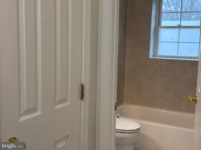 $3,850 | 4032 Olley Lane, Fairfax, VA 22032