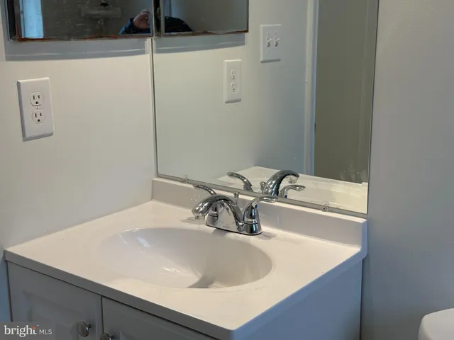 $3,850 | 4032 Olley Lane, Fairfax, VA 22032