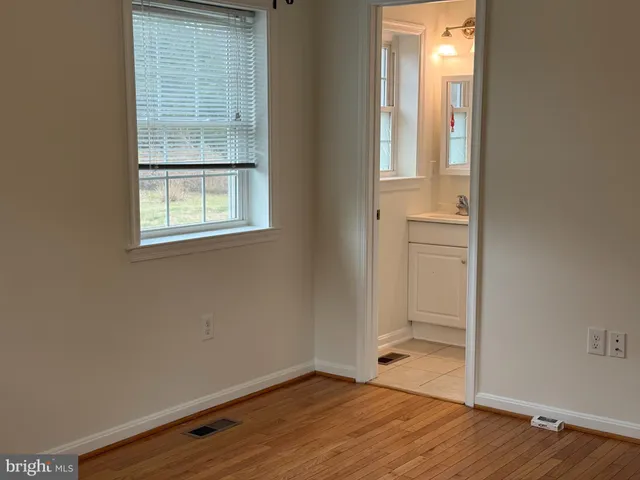 $3,850 | 4032 Olley Lane, Fairfax, VA 22032