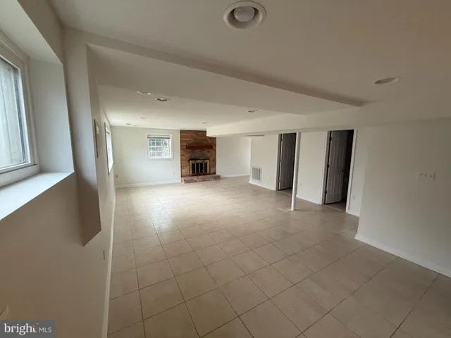 $3,850 | 4032 Olley Lane, Fairfax, VA 22032