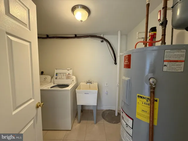 $3,850 | 4032 Olley Lane, Fairfax, VA 22032