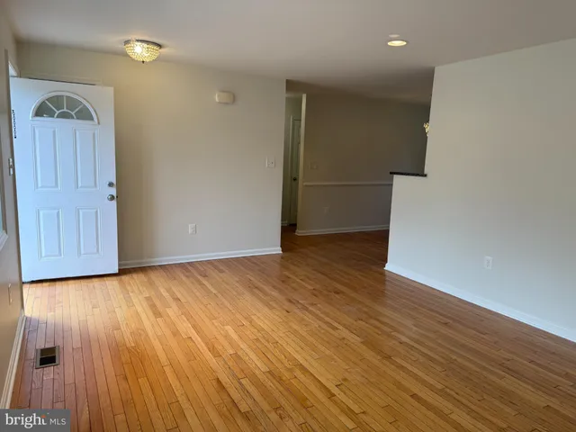 $3,850 | 4032 Olley Lane, Fairfax, VA 22032