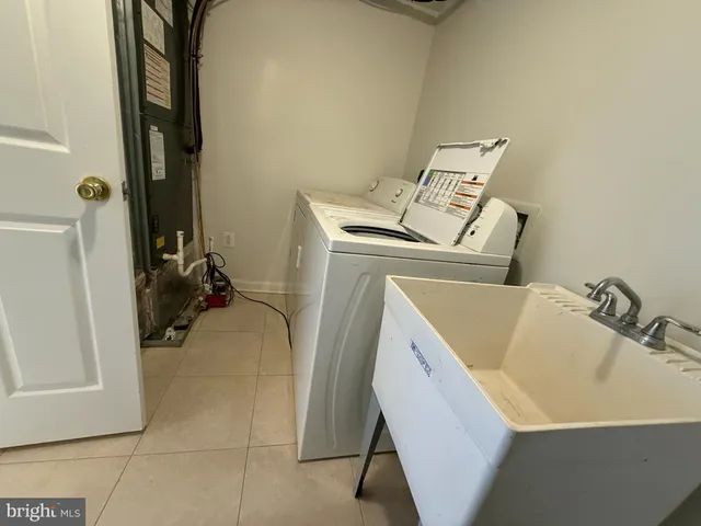 $3,850 | 4032 Olley Lane, Fairfax, VA 22032