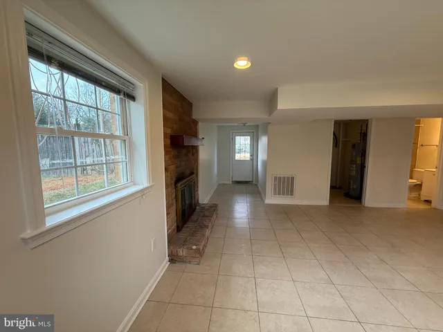 $3,850 | 4032 Olley Lane, Fairfax, VA 22032