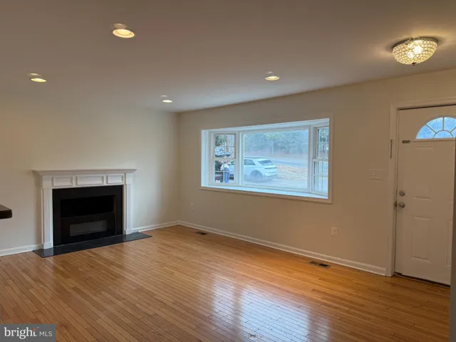 $3,850 | 4032 Olley Lane, Fairfax, VA 22032