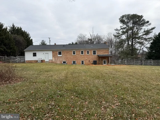 $3,850 | 4032 Olley Lane, Fairfax, VA 22032