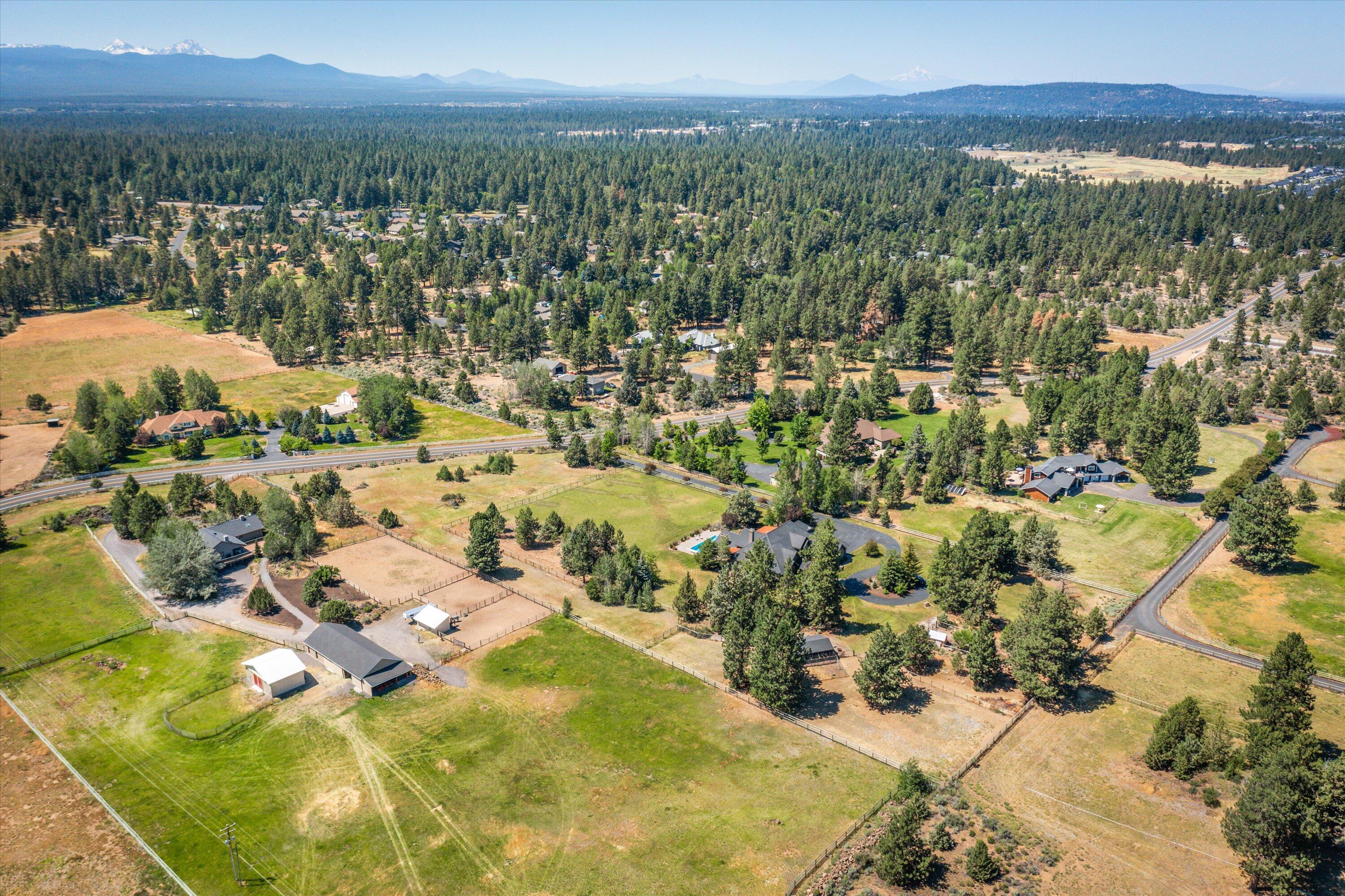 60540 Woodside Road Bend, OR 97702 - Photo 38 of 38 63-220719_JILLROSELL0608