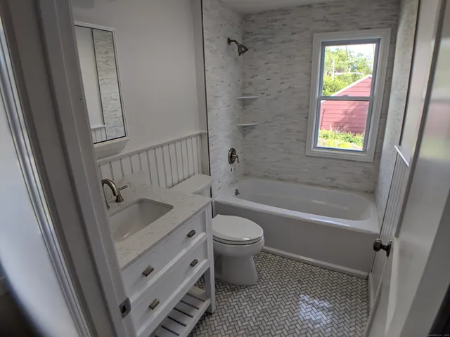 $4,250 | 265 Homeland Street, Fairfield, CT 06825