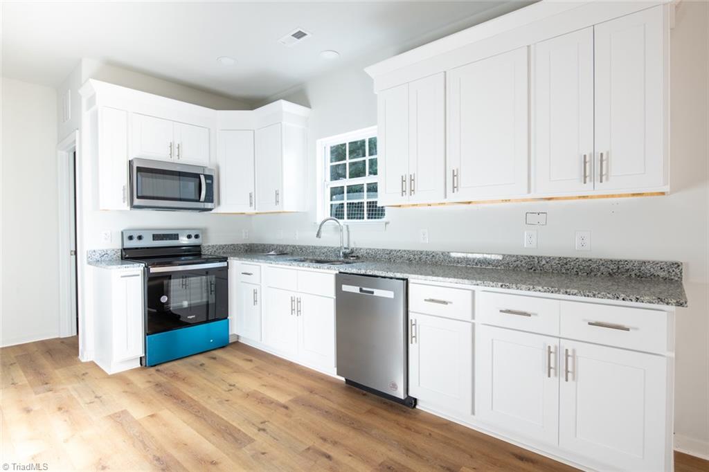 1127 Avalon Road Greensboro, NC 27401 - Photo 5 of 19 Kitchen