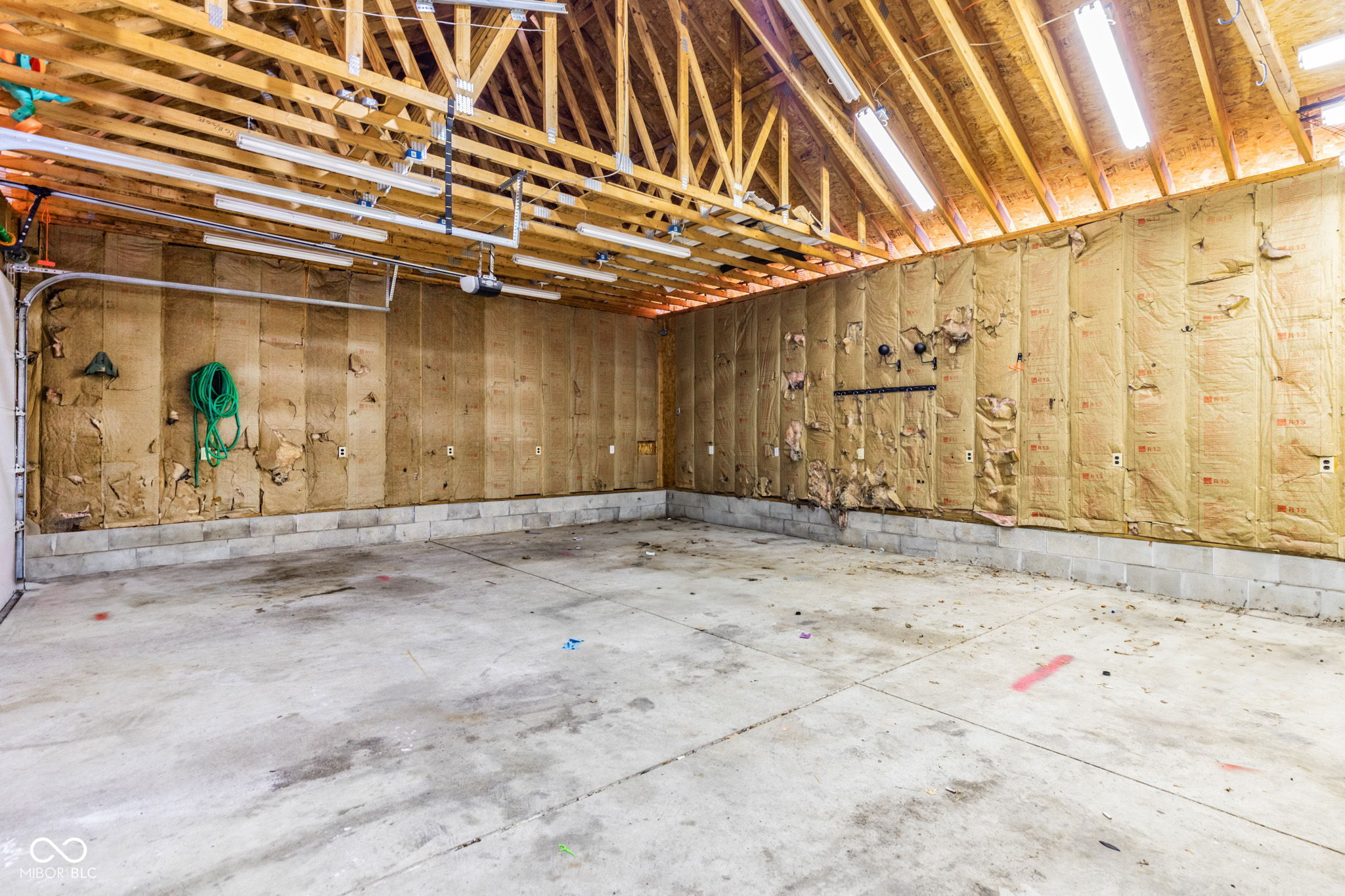 35 North Elizabeth Street Indianapolis, IN 46219 - Photo 23 of 26