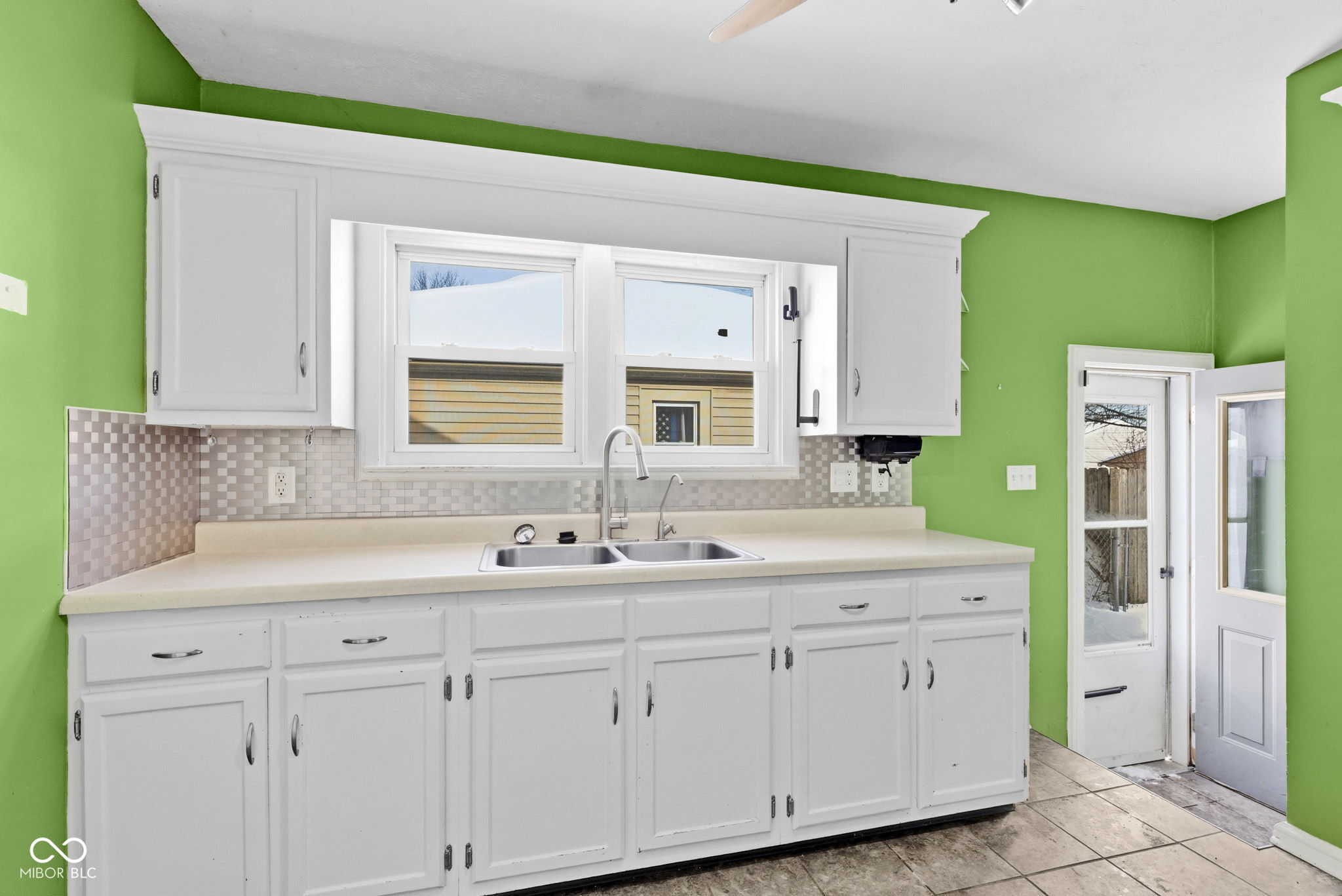 35 North Elizabeth Street Indianapolis, IN 46219 - Photo 9 of 26