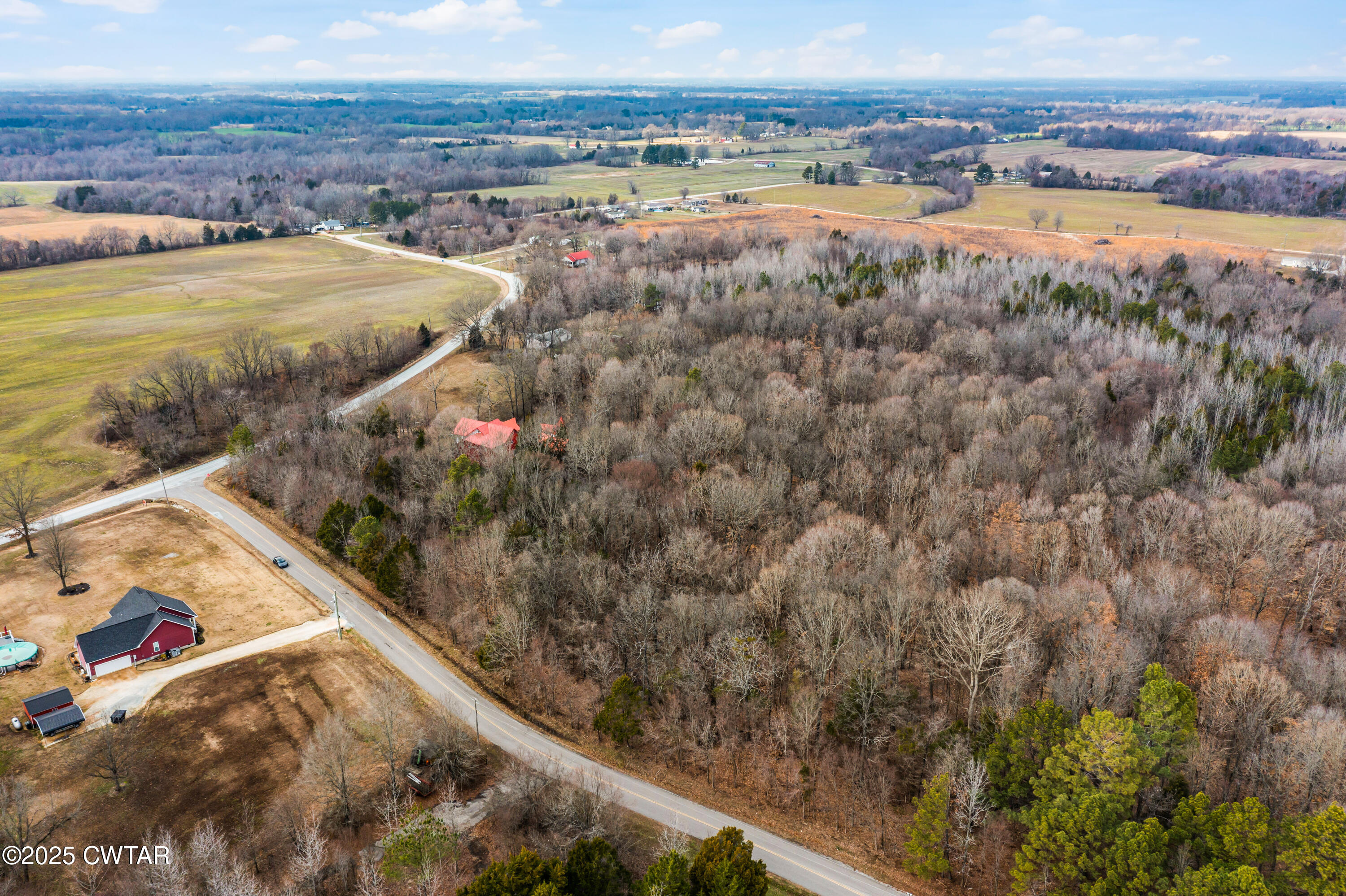 42 Lake Hayes Estates Road Trenton, TN 38382 - Photo 6 of 29 a view of a city and an ocean view