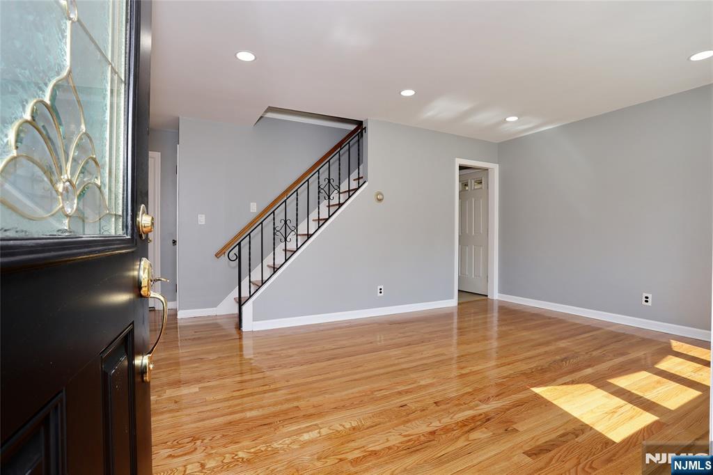 28-19 Warren Road Fair Lawn, NJ 07410 - Photo 5 of 41 Gallery Image 5